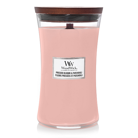 WoodWick Pressed Blooms & Patchouli Wachskerze Zylinder Nelke, Zedernholz, Wacholder, Laubmoose, Orangenblüte, Patschuli, Tuberose, Vetiver Rose 1 Stück(e)